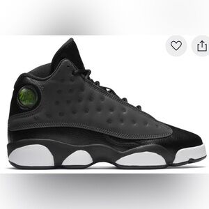 Youth 4.5 Jordan 13 Retro “Hyper Pink”sneakers.